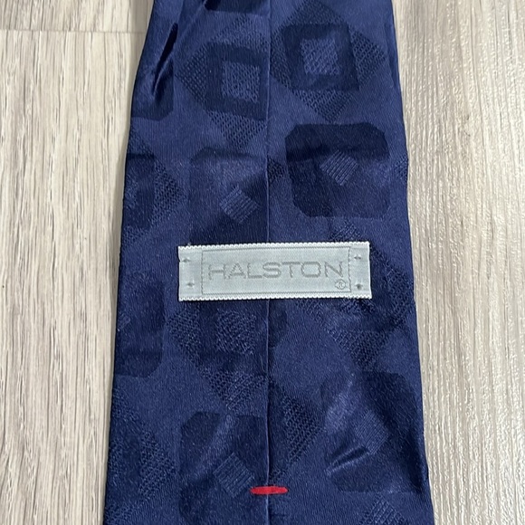 Halston Heritage Red Green Purple Tie Diamond Geo Pattern Navy Blue Career Wear - Picture 3 of 8
